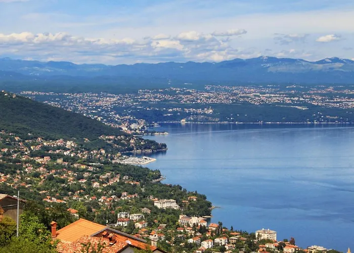 With A Parking Space Icici, Opatija - 7860 아파트